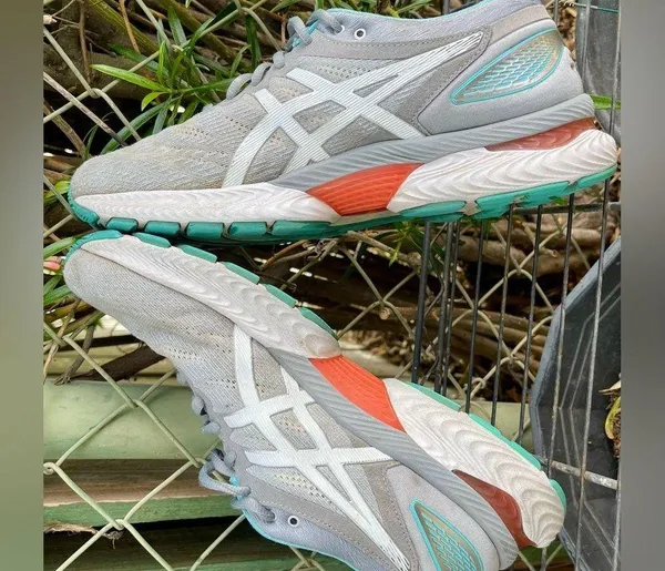 Asics Gel Nimbus 22 Running Shoes Women's Size 9 Gray - Image 7