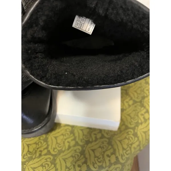 UGG Size 8US Women Shearling Black Boot 5144 - Image 9