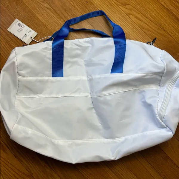 NWT Halara Weekender White & Blue Zipper Gym Duffle Bag with Shoulder Straps - Image 6