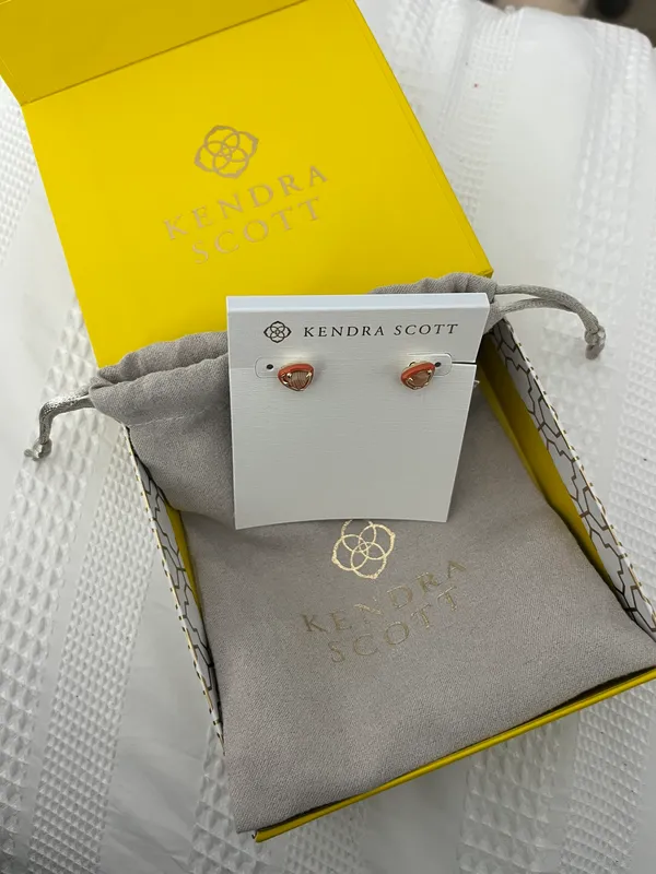 Kendra Scott Earring - Image 4