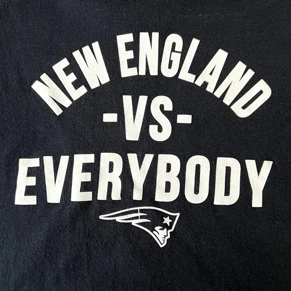 Fanatics New England Patriots Graphic Long Sleeve Crewneck Top - Image 7