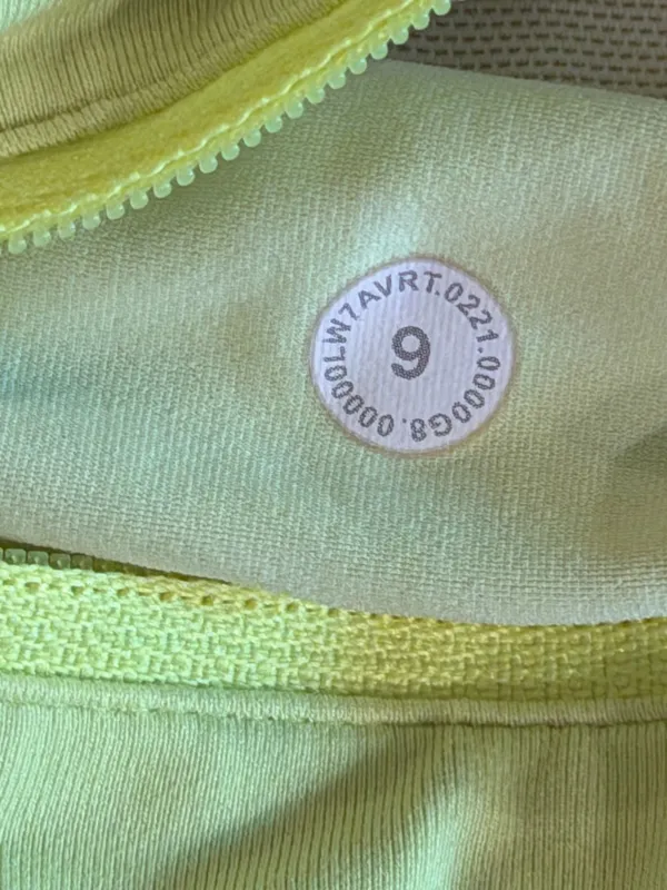 Lululemon Shorts Speed Up 4" 6 - Image 4