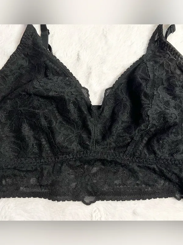 VS PINK Black Lace Bralette Size Large Wireless Comfortable - Image 2