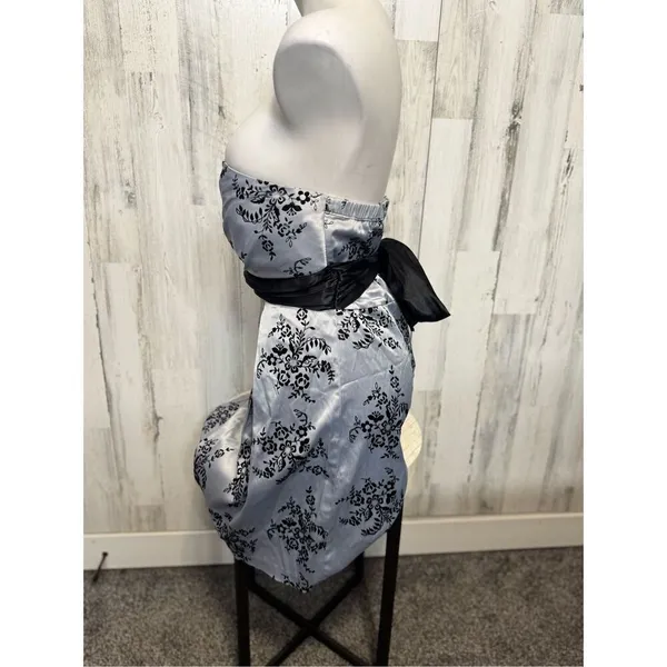 Trixxi dress size large - Image 5