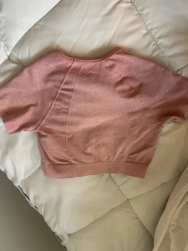 Pink Workout crop top Size M - Image 3