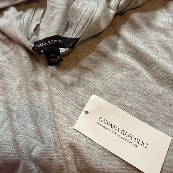 Banana Republic T-Shirt Womens Medium Gray Heather Cross Front Short Sleeve‎ - Image 4