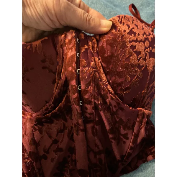 NWT Lulus Burgundy Velvet Floral Corset Top Bustier Hook-Eye Front Size XS - Image 3
