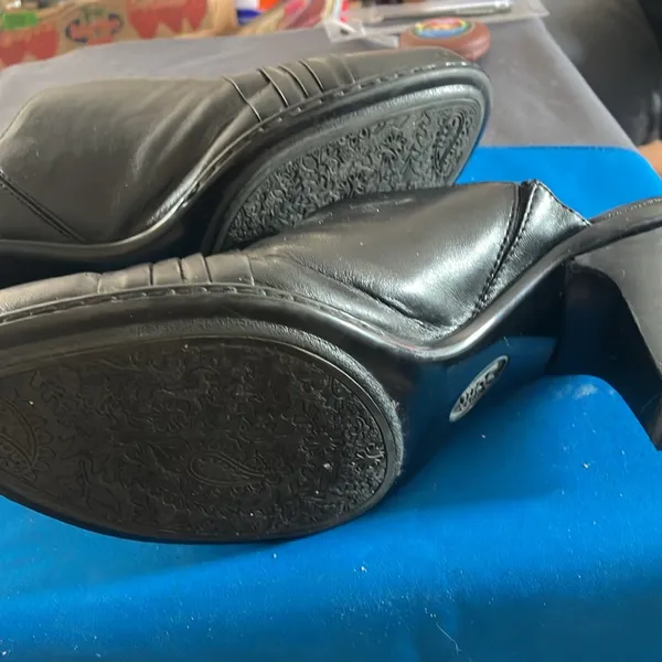 FINAL MARKDOWN Women's Black Leather Shoes 9 - Image 7