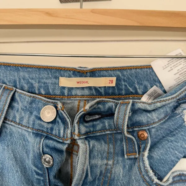 Levi’s Women’s 28 Wedgie Distressed Button Fly Jeans - Image 2