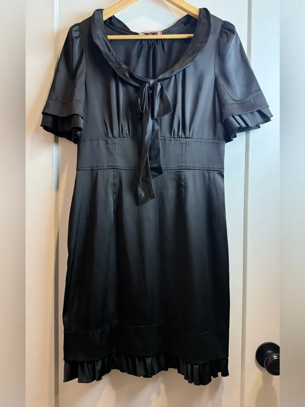 Phoebe Couture Blk Satin Tie Neck Cocktail Dress Flutter Sleeve Ruffle Hem Size8 - Image 3