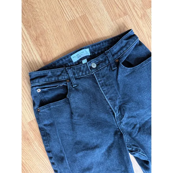 Abercrombie Curve Love The '90s Relaxed Jean High Rise - Image 3