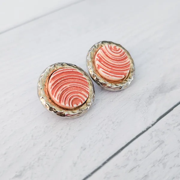 Vintage Clip On Earrings Orange & Cream Circle - Image 4