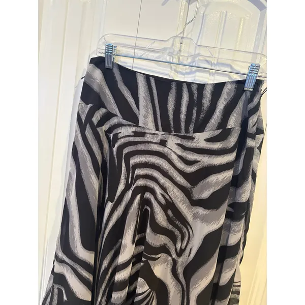 East‎ 5th Black And Gray Midi Zebra Print Skirt Size 10 - Image 3