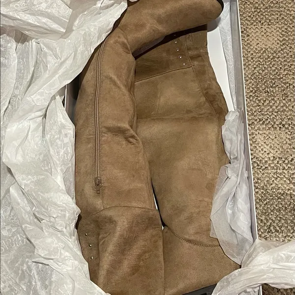 Boots Size 9 - Image 5