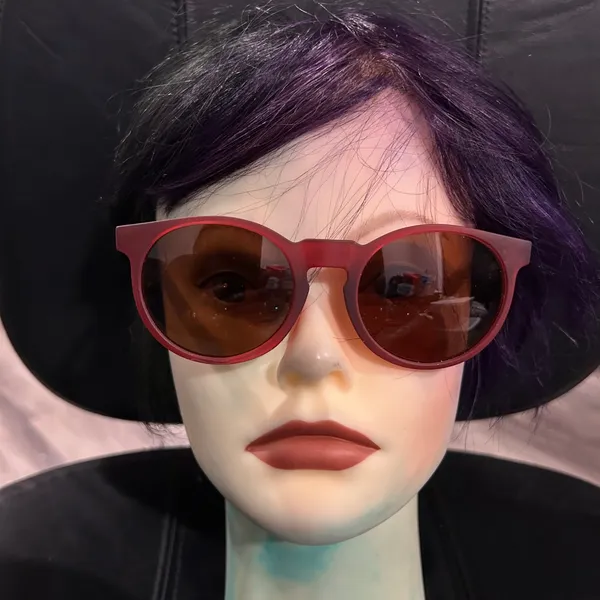 Goodr Stylish Red Sunglasses for Women - Image 2