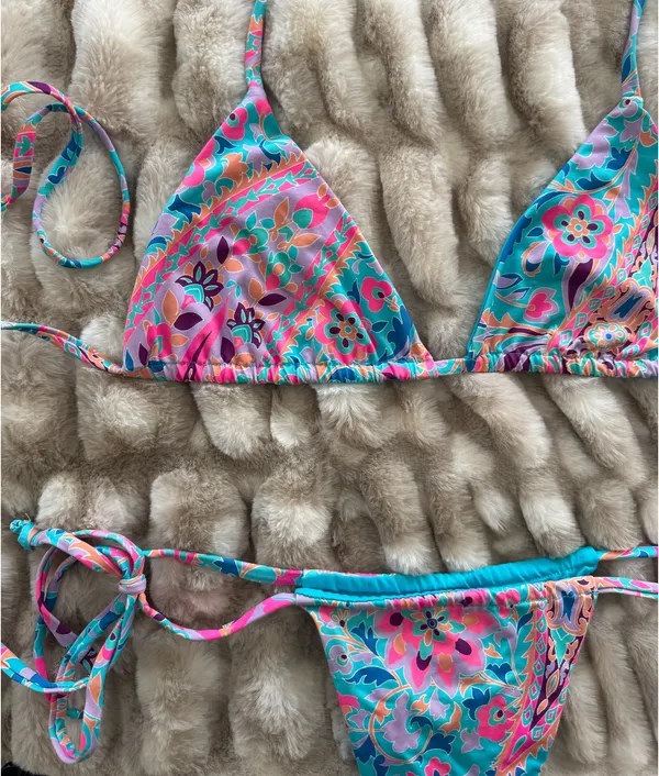 Frankies Bikinis Set - Image 2