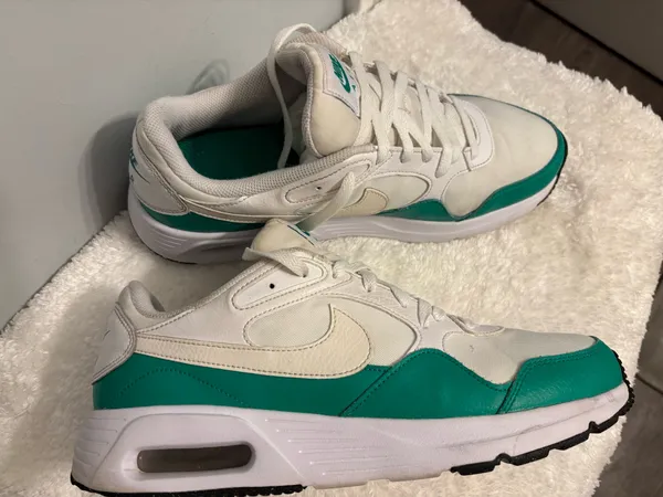 Green and white Nike Sz. 12 athletic or casual running shoes - Image 3