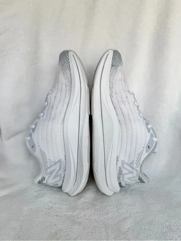 New Balance FuelCell Walker Elite White Grey Matter Women’s Size 9 B - Image 8