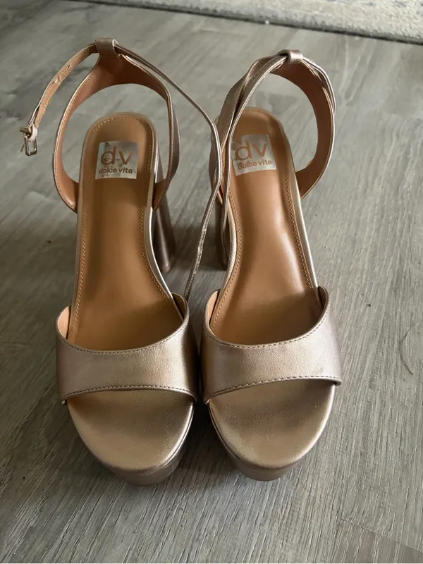 Dolce Vita Platform Heels Gold Size 8.5 - Image 2