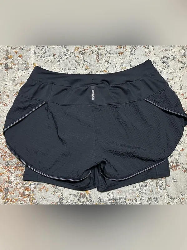 Gymshark Speed 2 In 1 Shorts size Small - Image 11