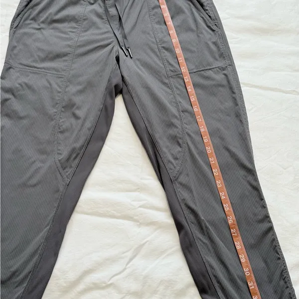 Lululemon dance studio Gray Size 6 cropped pants - Image 14