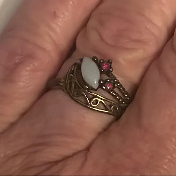 Vintage Uncas signed Opal and Rubies ring Size 8 - Image 2