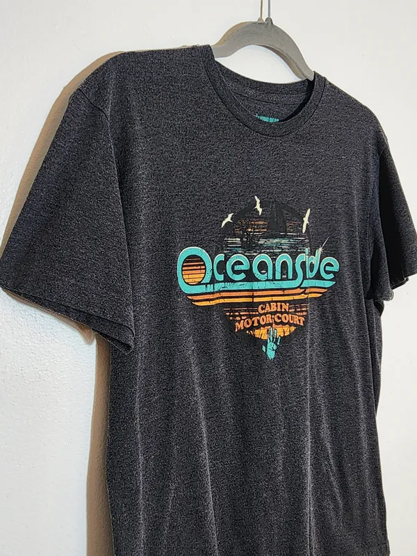 The Walking Dead Supply Drop Oceanside Cabin Motor Court Graphic Tee Size Large - Image 3