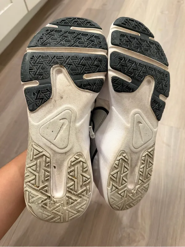 Nike (Size 10) - Image 6