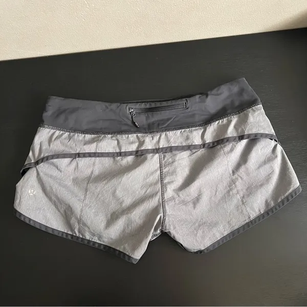 Lululemon Run: Speed Short *4-way Stretch Grey Heathered Slate Deep Coal Gym 8 - Image 3