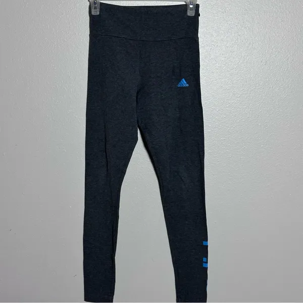 Adidas Women Gray Activewear Linear Logo Leggings size Small.‎ - Image 2