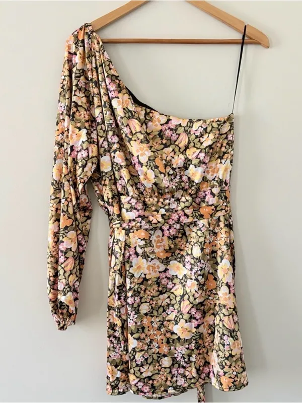 Showpo Odo One Shoulder Mini Dress Size 10 Black Floral Feminine Party - Image 5