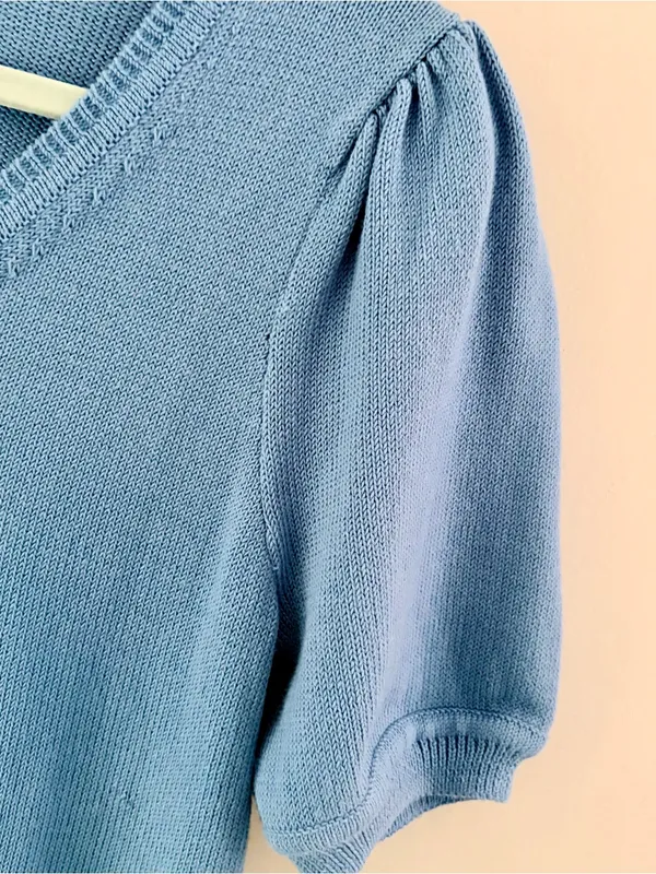 Ann Taylor Factory Blue Short Sleeve Puff Sleeve V-Neck Knit Sweater Top Size M - Image 2