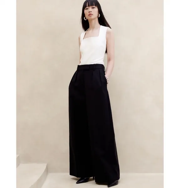 Banana Republic Everywhere Ponte Square Neck Top Cream Minimalist Model Off Duty - Image 6