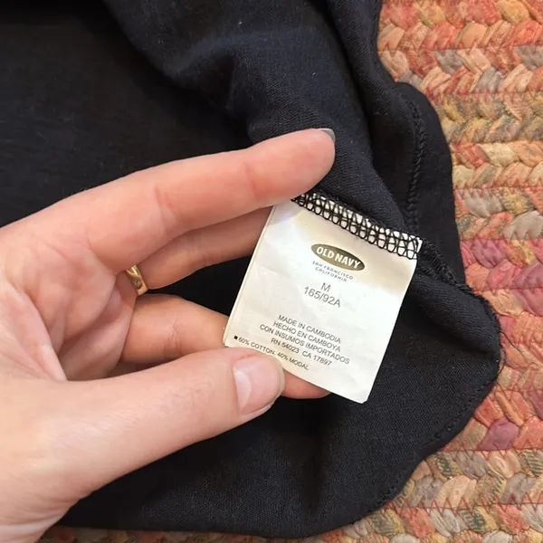 OLD NAVY BLACK BASIC RELAXED FIT TANK TOP - Image 3