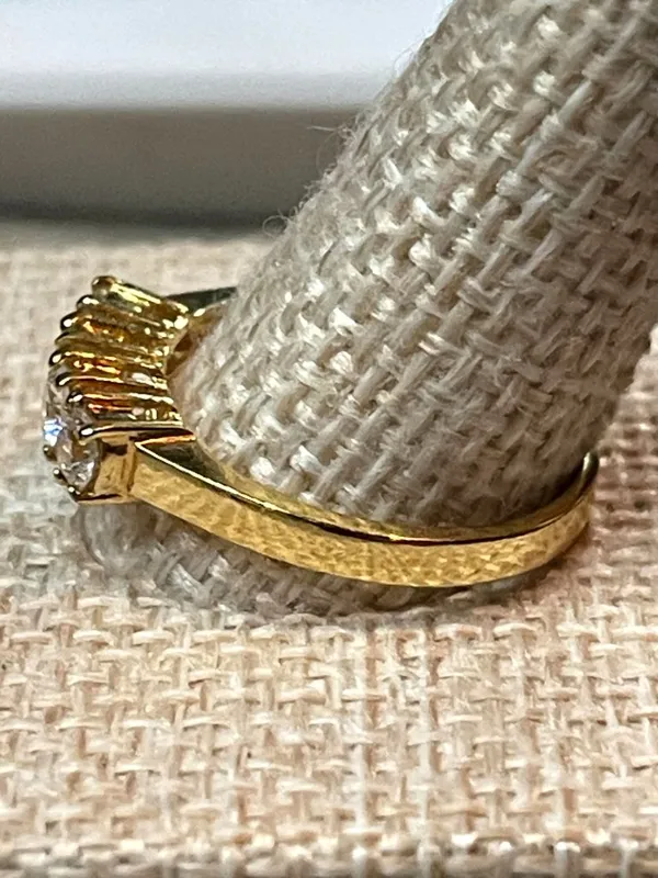 Vintage Gold Tone 4-Stone Clear Rhinestone Ring Size 8.75 - Image 3