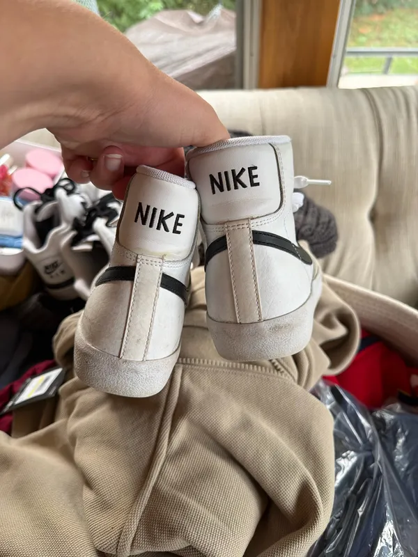 Nike Blazers - Image 4