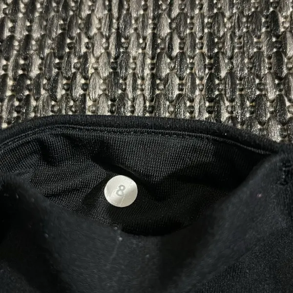 Lululemon Wunder Under Crop Compressive Leggings Size 8 - Image 5