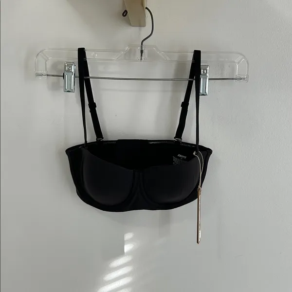 Skims Fits Everybody Strapless Bra Onyx - Image 3