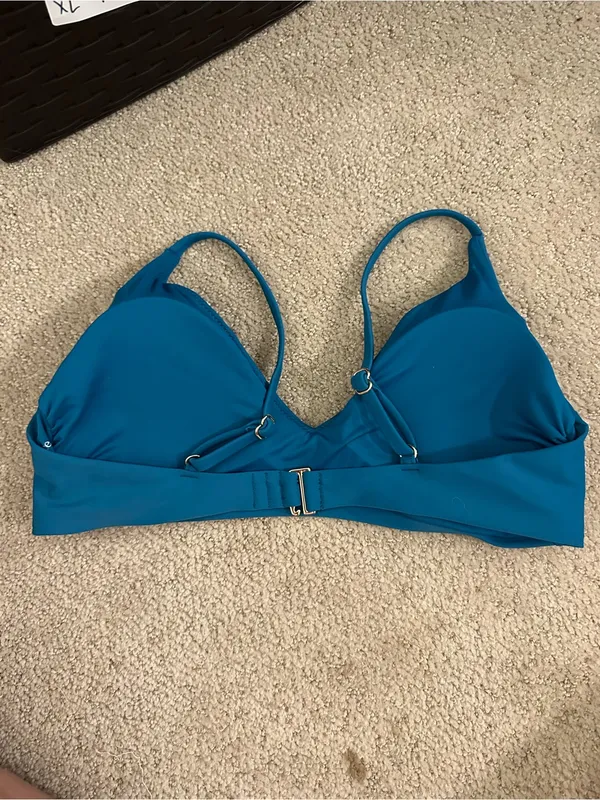 NWOT Quince Italian V-Neck Bikini Top lagoon teal medium - Image 3