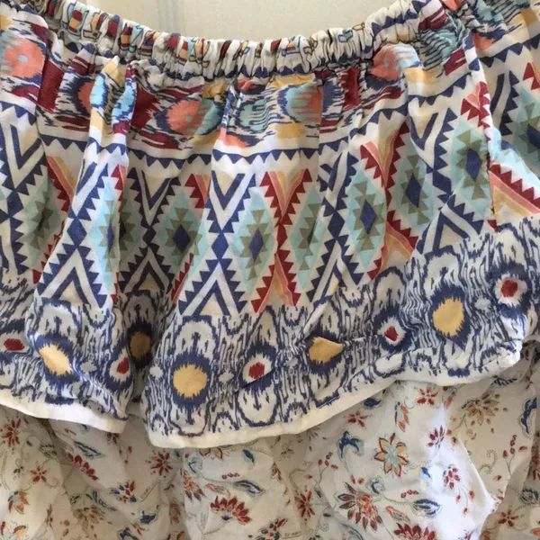 FINAL MARKDOWN LADIES boho looking peasant style crop top small - Image 3