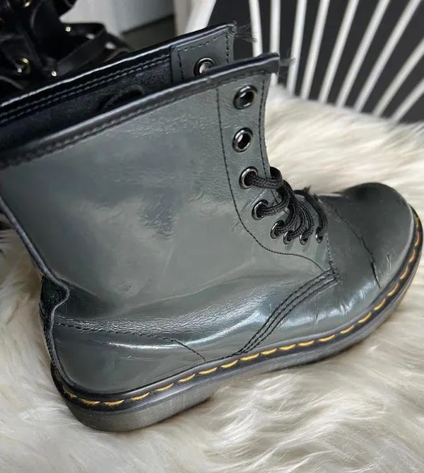 Dr. Martens Gray Patent Leather Lace -up 1460 boots size 8 - Image 9