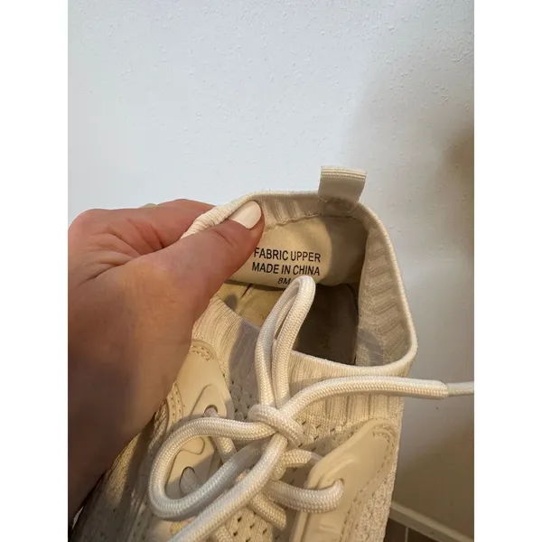 J Slides Women Sport White Knit Lace Up Sneakers Size 8M Gum Sole‎ Athleisure - Image 5