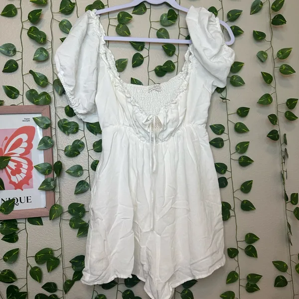 White coquette balletcore urban outfitters women’s romper with pockets size med - Image 2