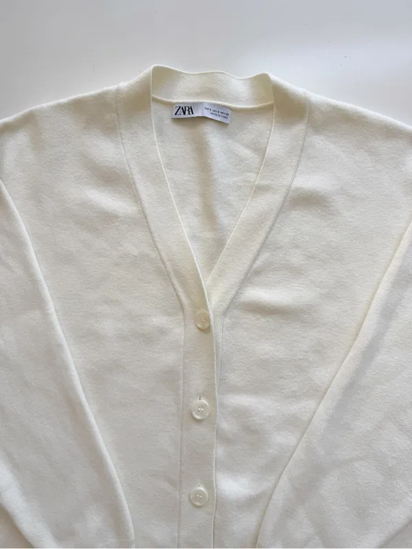 Zara V-Neck Oversized Cardigan Size Small Cream - Image 4