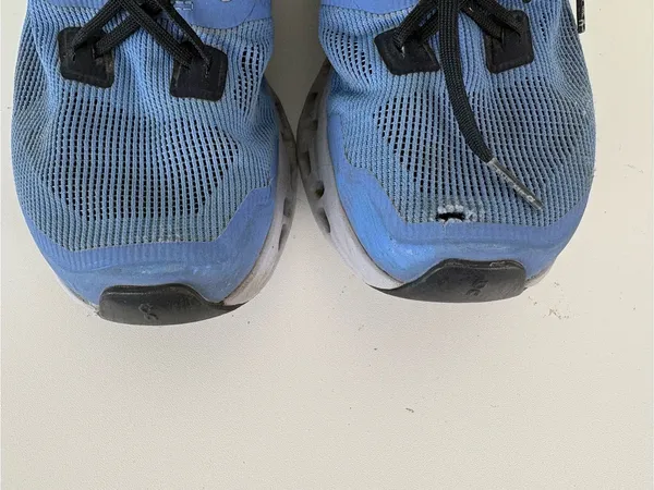 On Running Cloudstratus shoes Women's Size 8 marina/magnet FAIR CONDITION - Image 3