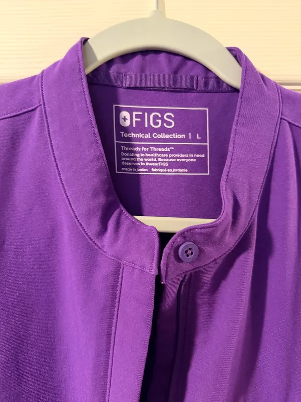 Women’s large DIGITAL GRAPE FIGS Montex scrub top - Image 3