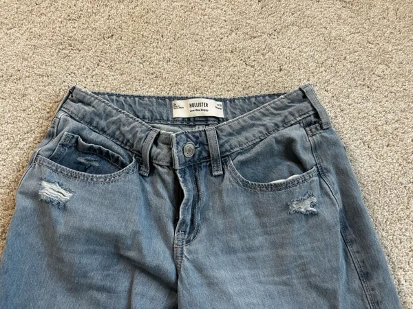 Hollister Low-Rise Baggy Jeans - Image 6
