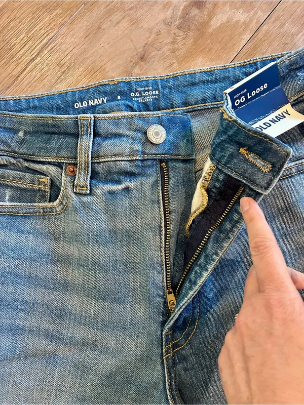 NWT-Old Navy High-Rise O.G Loose, size 8 - Image 4