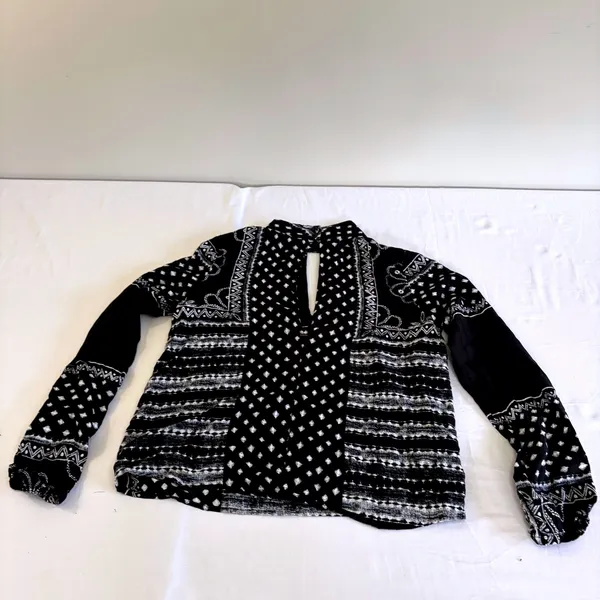 Rip Curl Womens Small Black White Geometric Print Mock Neck Keyhole Blouse Top‎ - Image 11