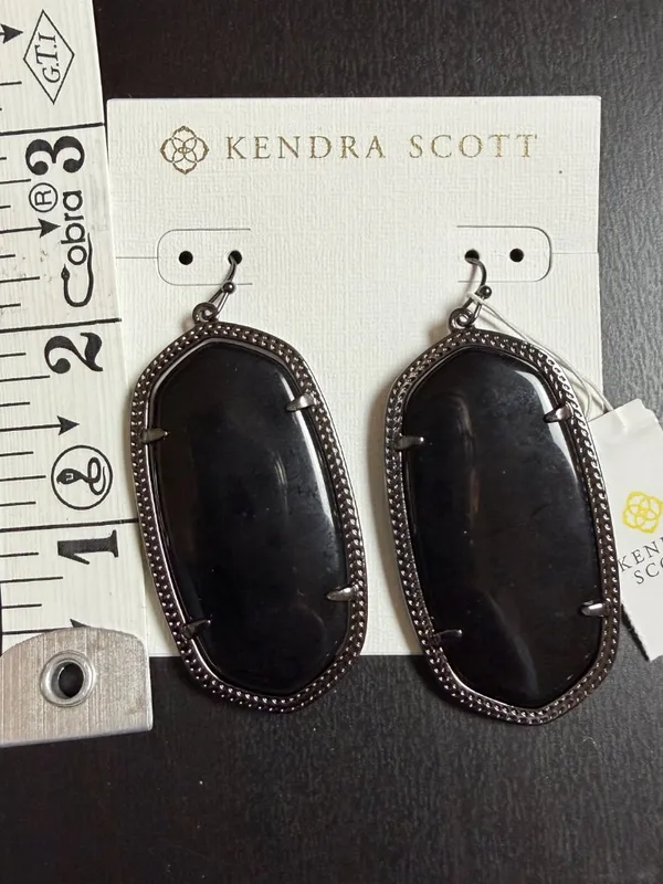 Kendra Scott Elle Drop Earrings Black Opaque Glass with gunmetal finish NEW NWT - Image 3